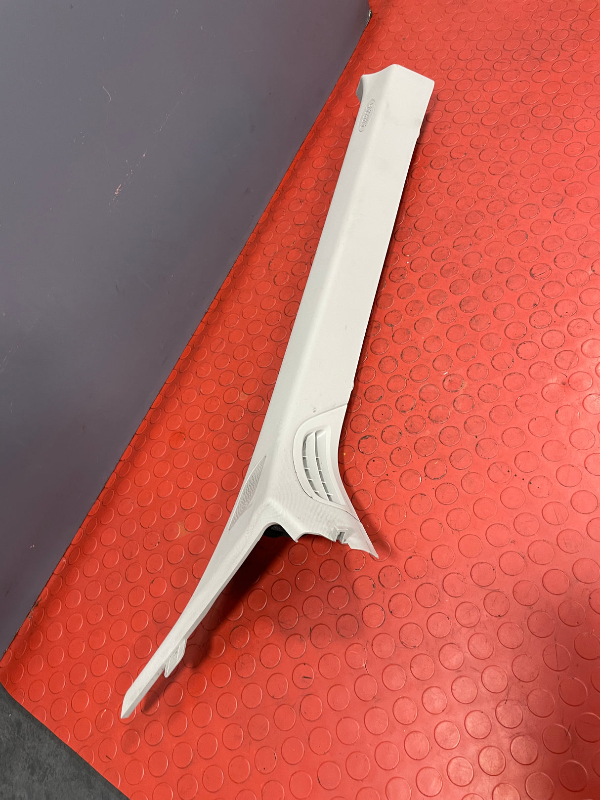 Saic Maxus Deliver 9 A PILLAR TRIM Driver's Side 2021-2024 P/N C00099930