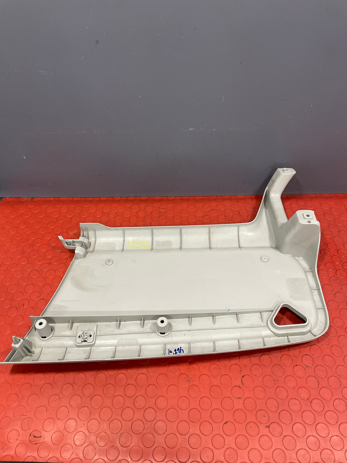 Saic Maxus Deliver 9 SUN VISOR HOUSING Passenger's Side 2021-2024 P/N C00144867
