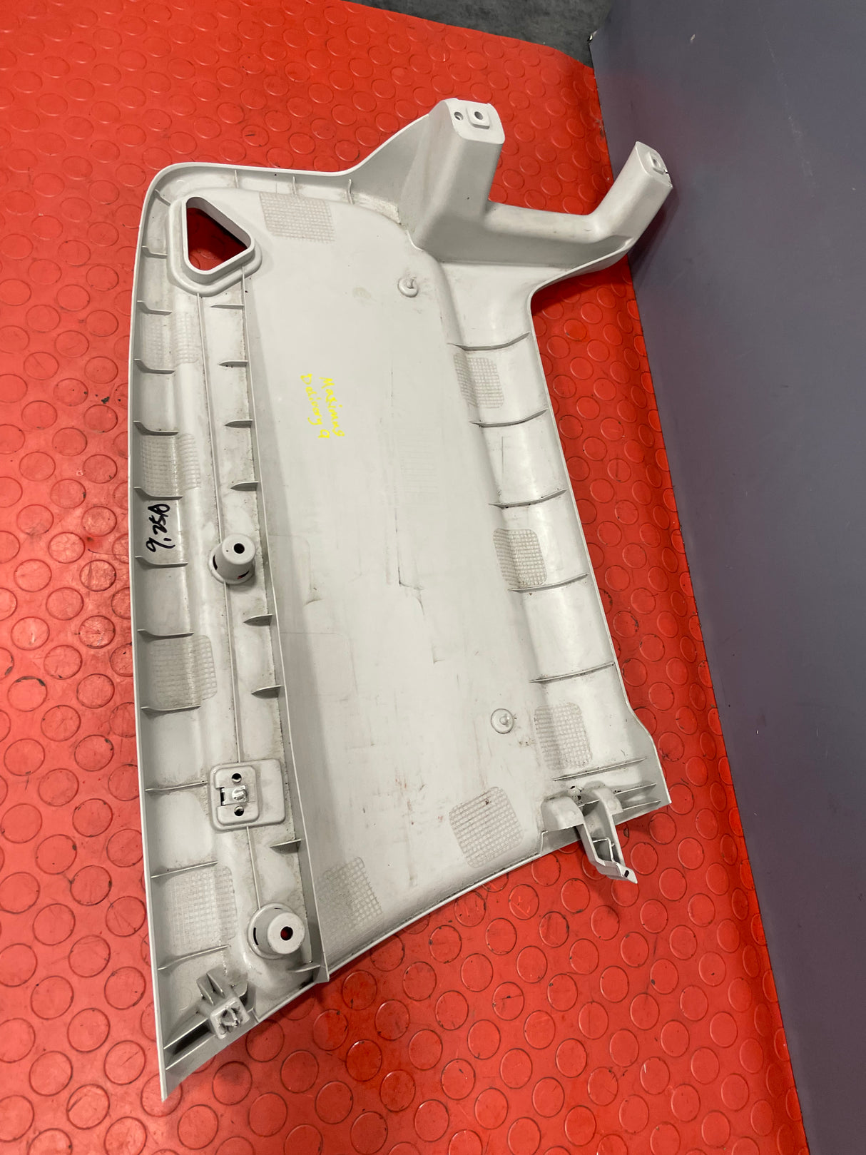 Saic Maxus Deliver 9 SUN VISOR HOUSING Driver's Side 2021-2024 P/N C00144870