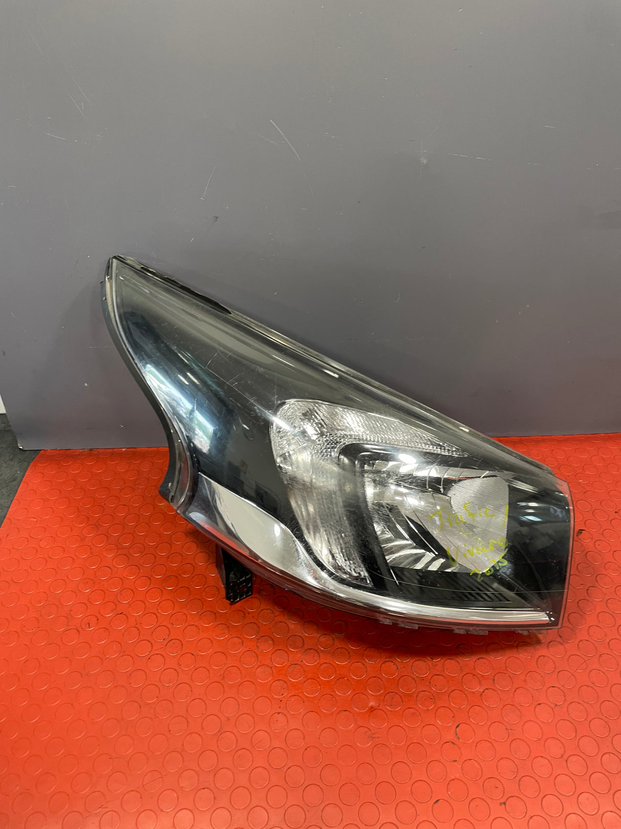 Renault Trafic/Vauxhall Vivaro/Nissan NV300 Primastar HEADLIGHT ASSEMBLY DEPO (with Visible Scratches) Driver's Side 2014-2019 P/N 084421185R