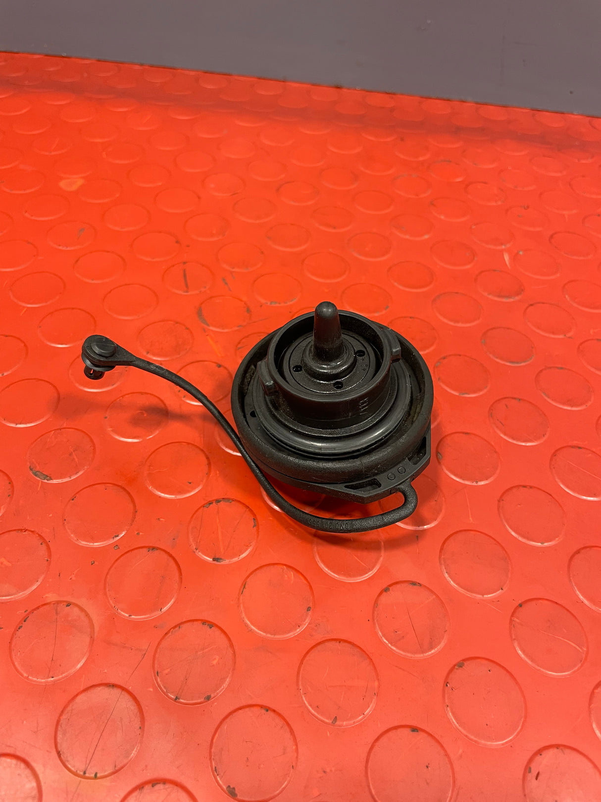 Volkswagen/Audi DIESEL FILLER CAP B6,B7,1.6,1.9,2.0P/N 3C0201553K