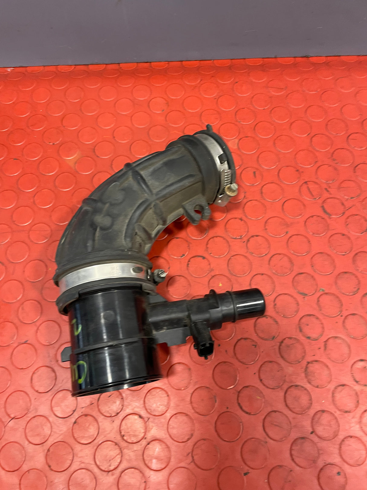 Ford Transit Custom AIR INTAKE HOSE / INDUCTION PIPE w/ SENSOR 2.0 2019-2023 P/N GK219F805AC - 1