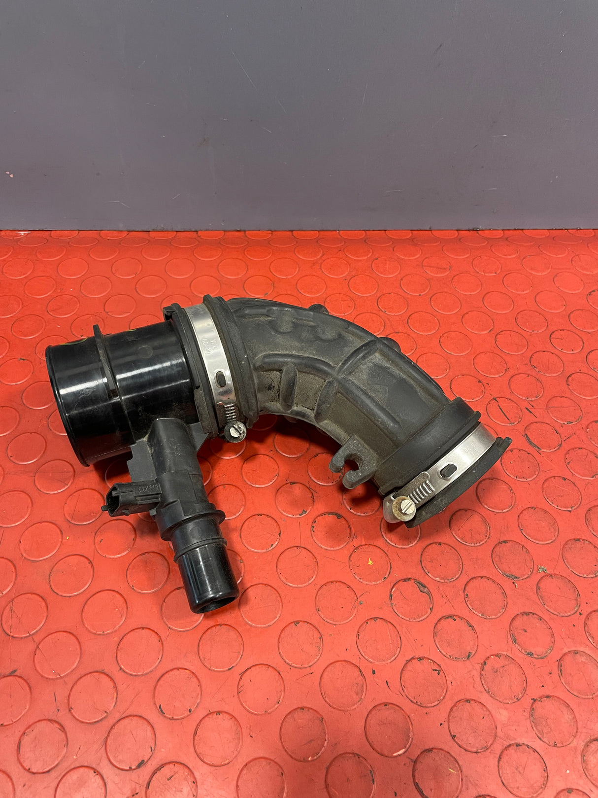 Ford Transit Custom AIR INTAKE HOSE / INDUCTION PIPE w/ SENSOR 2.0 2019-2023 P/N GK219F805AC - 1