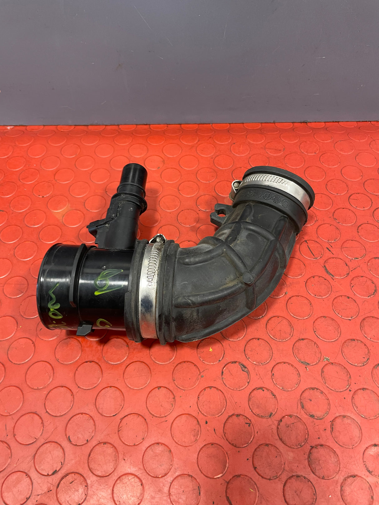 Ford Transit Custom AIR INTAKE HOSE / INDUCTION PIPE w/ SENSOR 2.0 2019-2023 P/N GK219F805AC - 1
