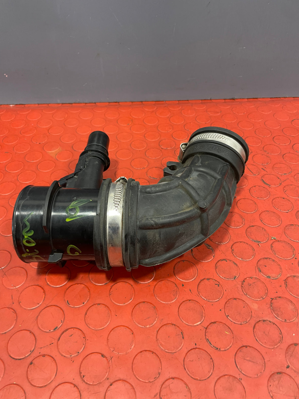 Ford Transit Custom AIR INTAKE HOSE / INDUCTION PIPE w/ SENSOR 2.0 2019-2023 P/N GK219F805AC - 1