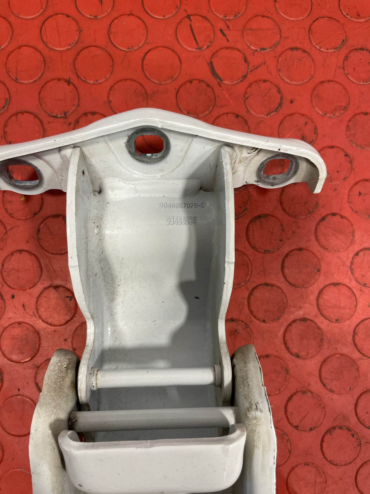 Renault Trafic/Vauxhall Vivaro REAR DOOR UPPER HINGE (White) 2014-2019 P/N 904006707R - 1