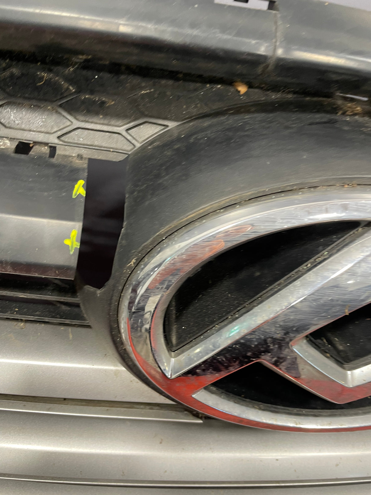 Saic Maxus Deliver 9 BUMPER GRILL (Left Side Frame Damage) SPARE OR REPAIR 2021-2024 P/N SV63