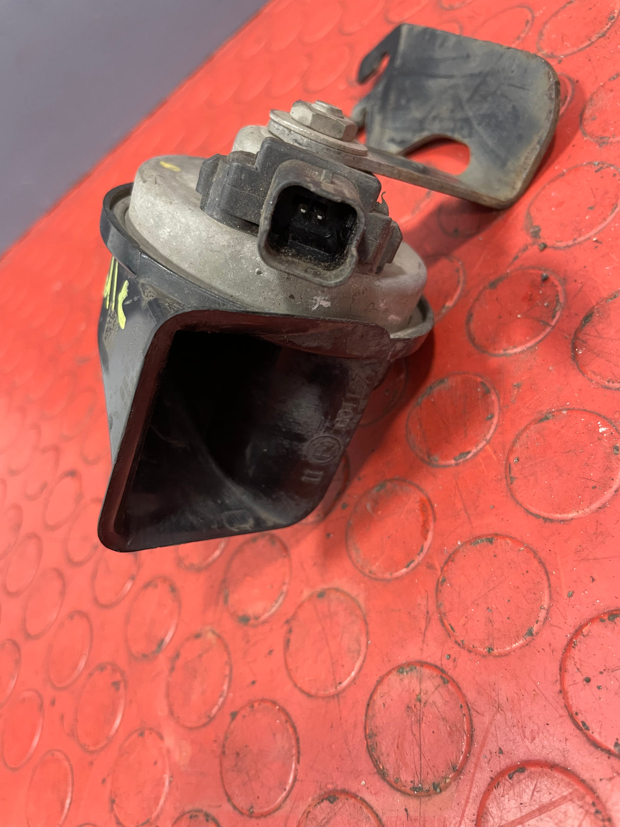 Citroen Berlingo/Peugeot Partner HORN 2019-2023 P/N 9827899180