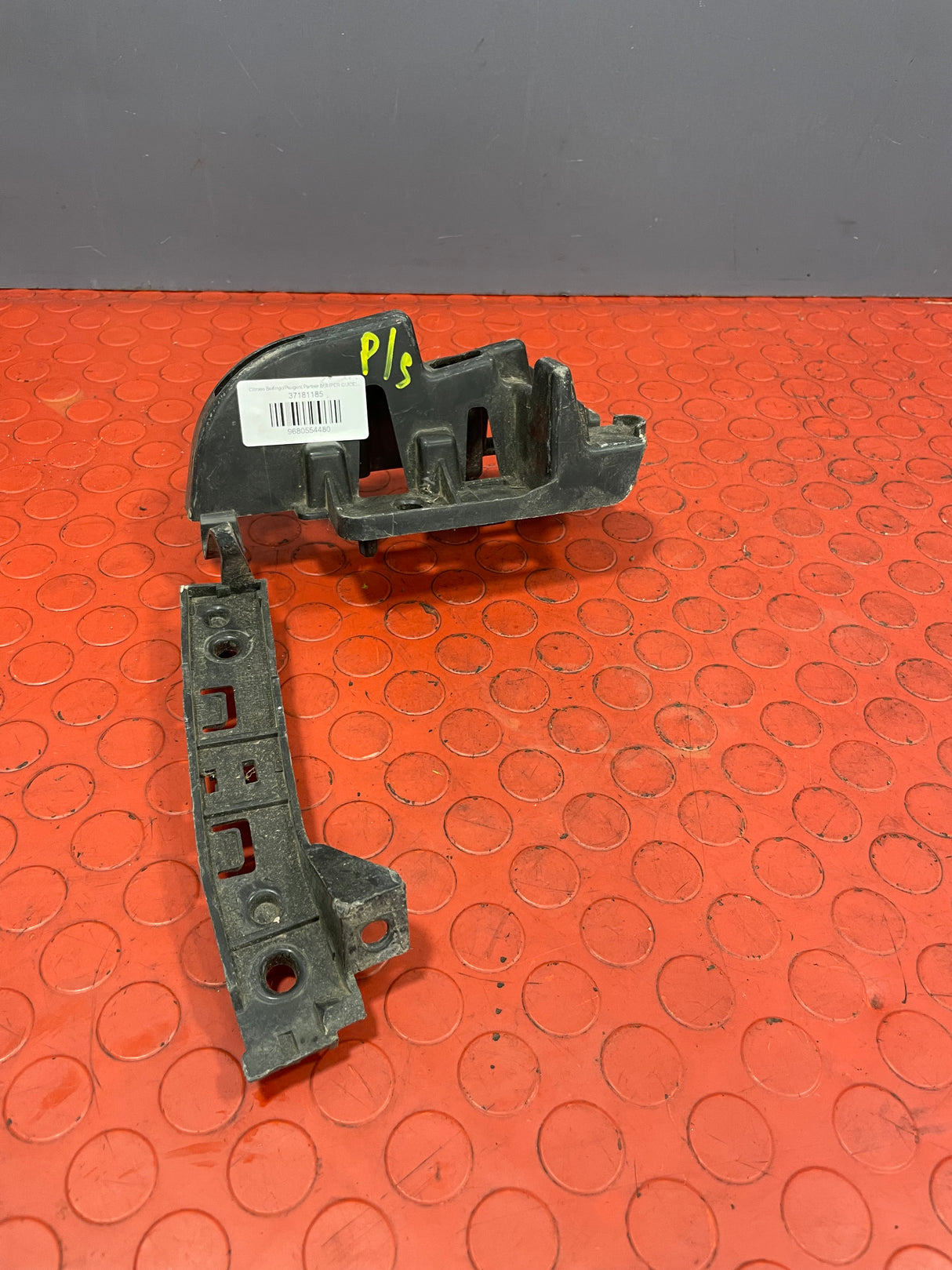 Citroen Berlingo/Peugeot Partner BUMPER BRACKET Passenger's Side 2008-2018 P/N 9680554480