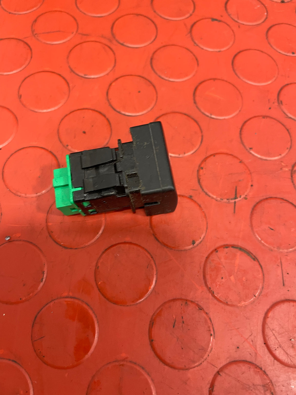 Citroen Berlingo/Peugeot Partner CABIN LOCK SWITCH 2008-2018 P/N 96582880XT