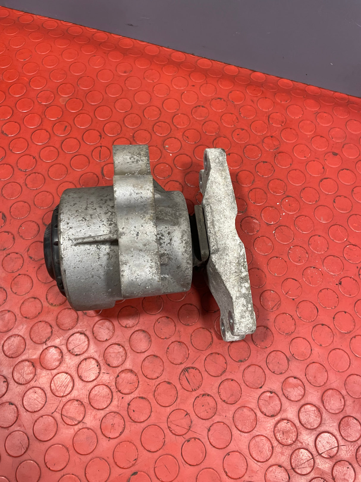 Ford Transit Custom ENGINE SUPPORT/ENGINE MOUNT 2.2 2013-2016 P/N G2911138
