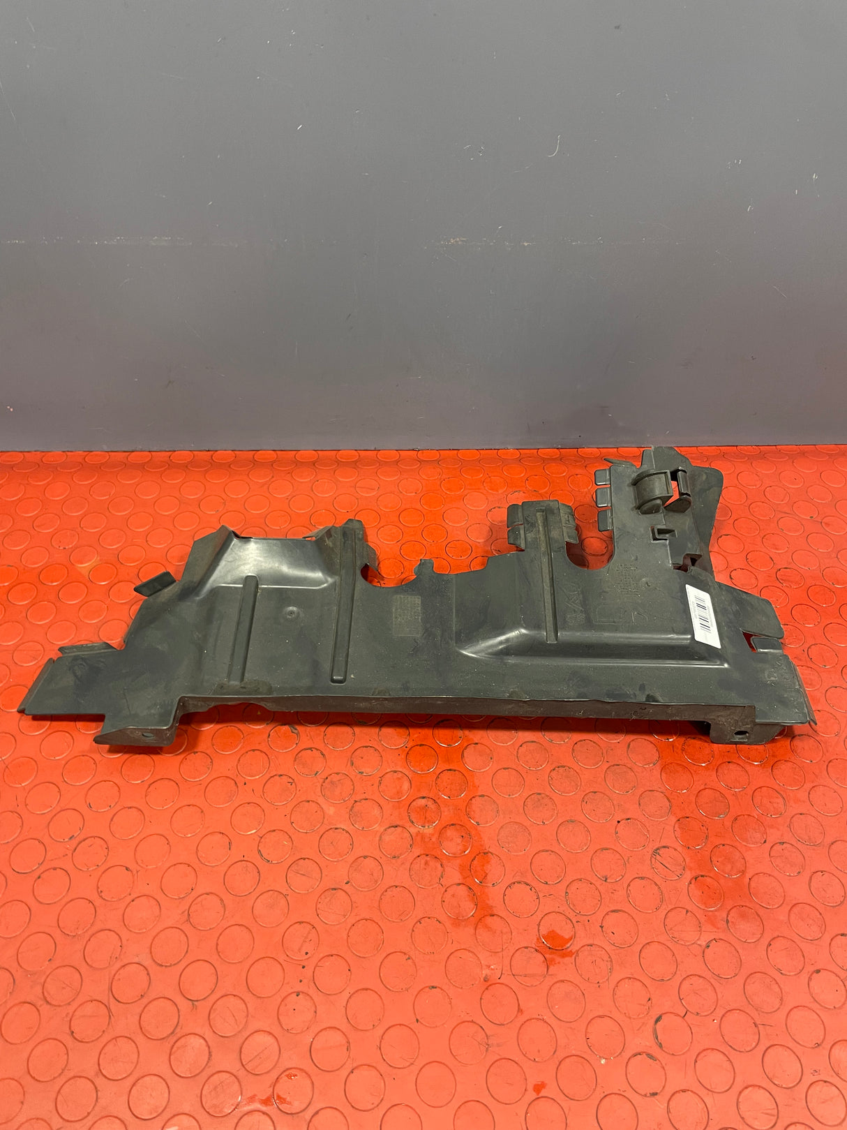 Citroen Berlingo/Peugeot Partner DRIVER SIDE RADIATOR TRIM 2008-2018 P/N 9680450480