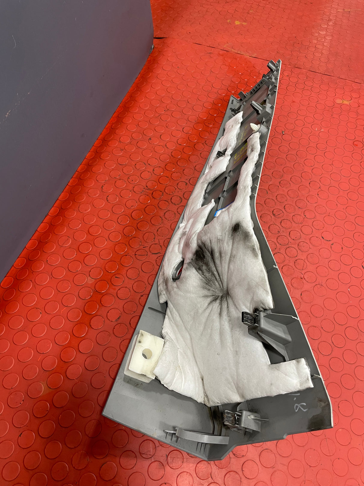 Saic Maxus Deliver 9 B PILLAR LOWER PANEL COVER Left Side 2021-2024 P/N C00130495