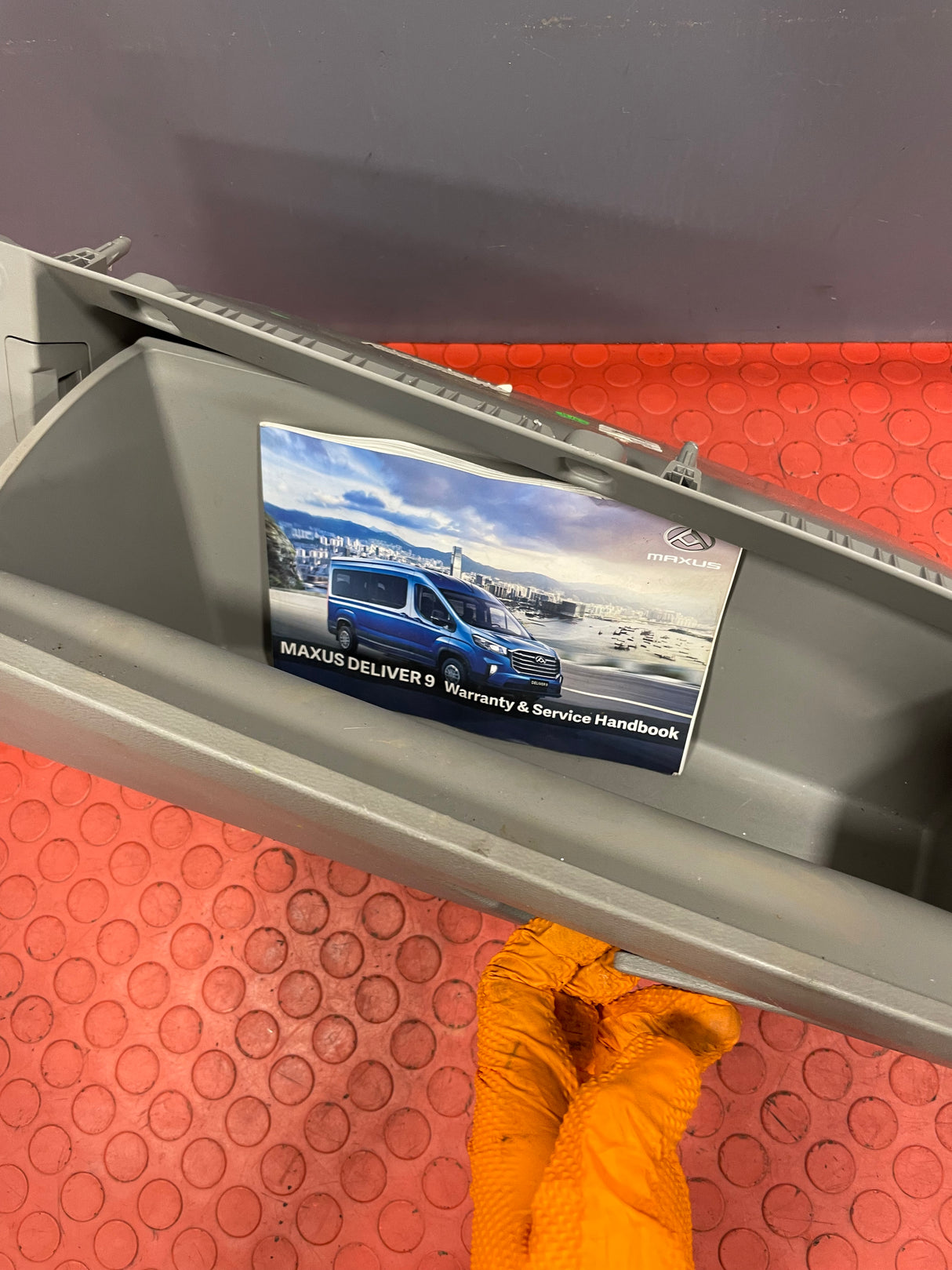 Saic Maxus Deliver 9 GLOVE BOX ASSEMBLY Left 2.0 2021-2024 P/N C00118080