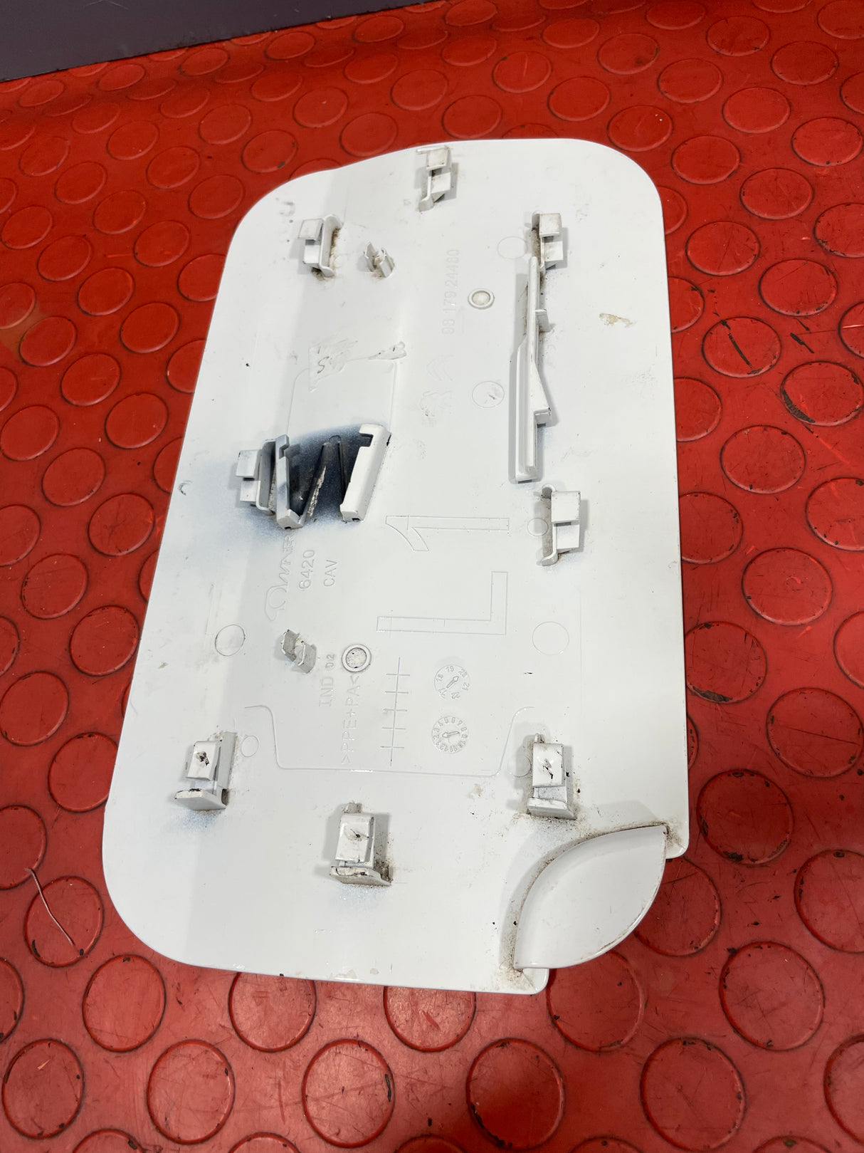 Citroen Berlingo/Peuegot Partner/Vauxhall Combo/Toyota Proace City FUEL FILLER FLAP/FUEL DOOR COVER (White) 2019-2024 P/N 9817924480