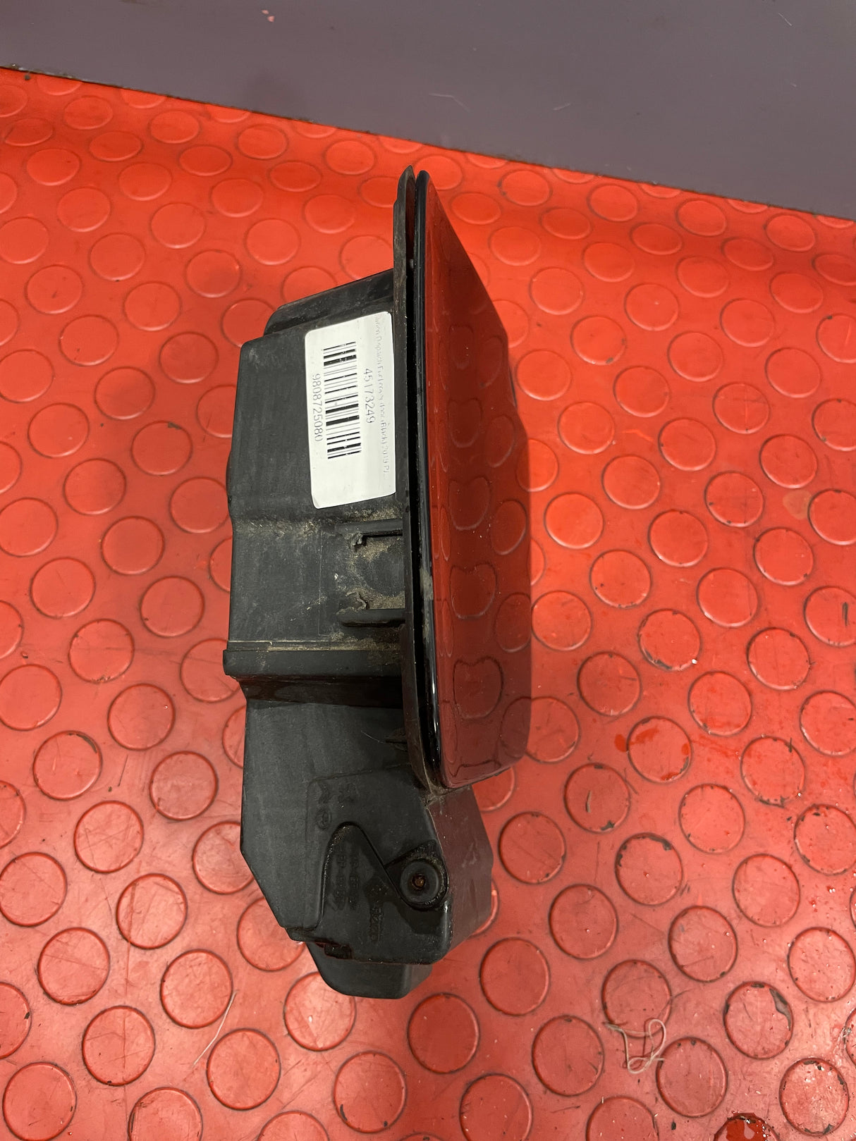 Citroen Dispatch/Peugeot Partner/Vauxhall Vivaro/Toyota Proace/Fiat Scudo FUEL COVER DOOR/FUEL FILLER CAP (BLACK) 2016-2024 P/N 9808725080