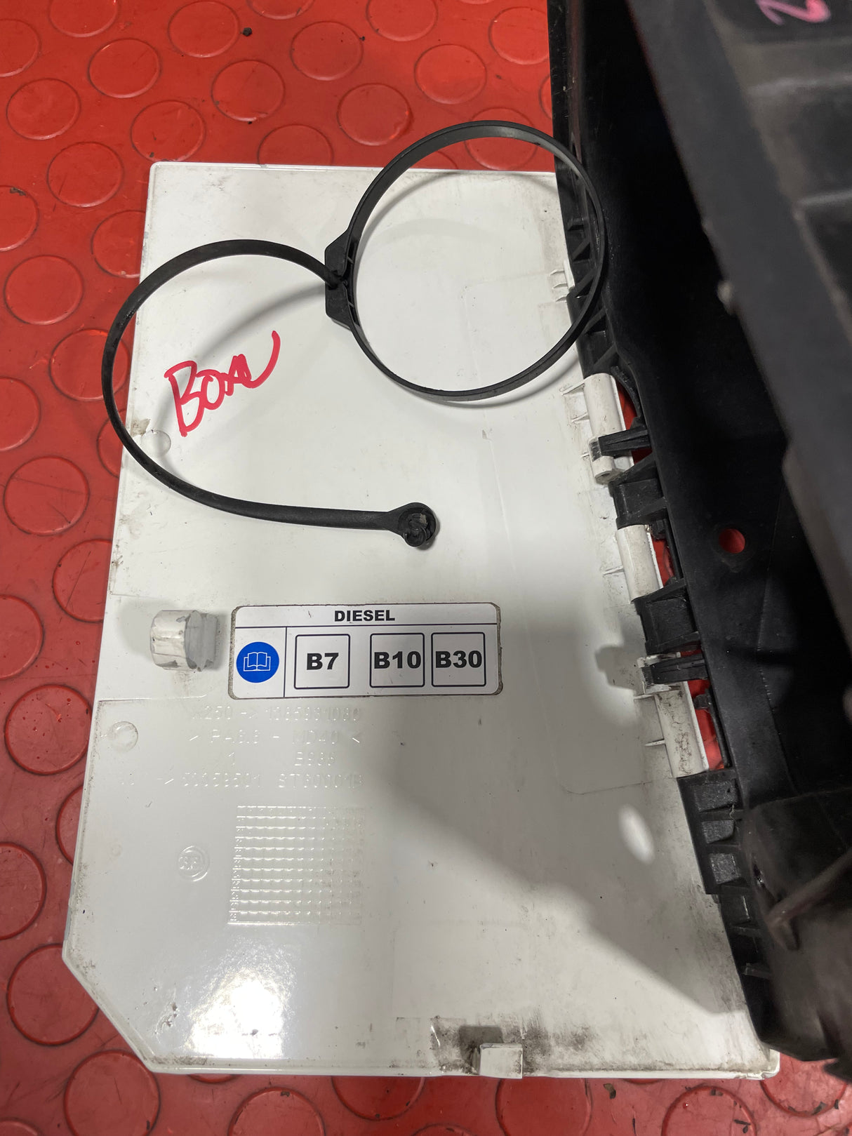 Citroen Relay/Peugeot Boxer/Fiat Ducato FUEL FILLER FLAP/ADBLUE FILLER CAP 2016-2024 P/N 1385931080