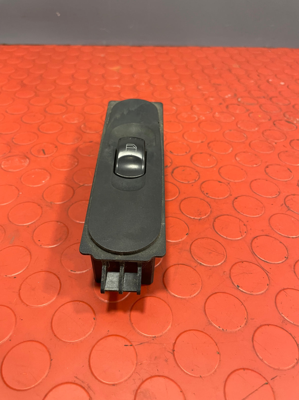 Mercedes Sprinter WINDOW CONTROL SWITCH Driver's Side 2012-2017 P/N A9065451913