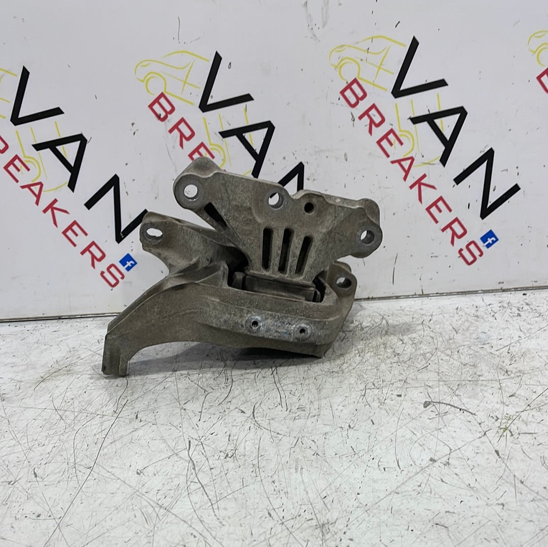 Citroen Dispatch/ Peugeot Expert/ Vauxhall Vivaro/ Toyota Proace ENGINE MOUNT 1.6 HDI 2018 P/N 4A10372D