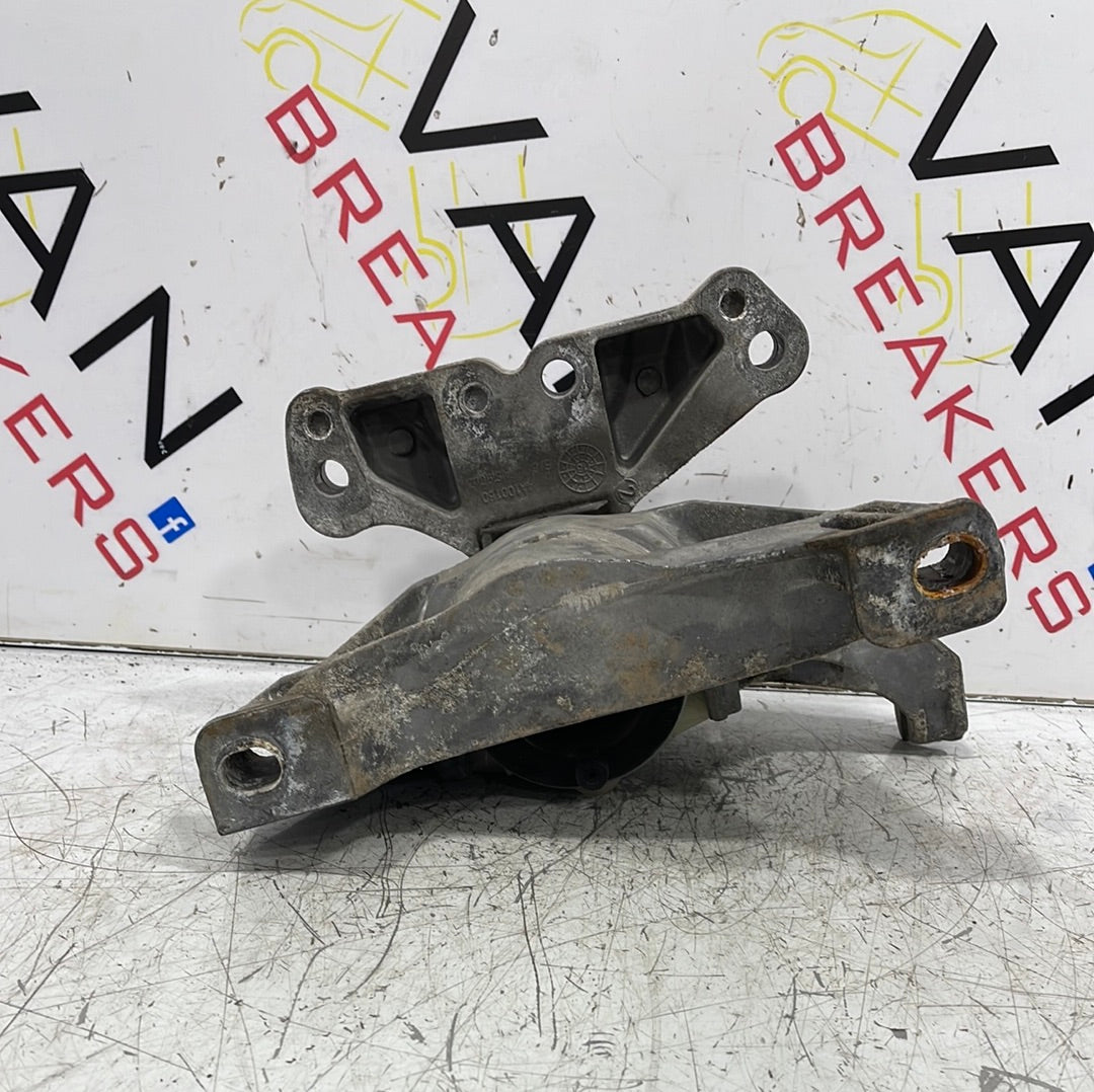 Citroen Dispatch/ Peugeot Expert/ Vauxhall Vivaro/ Toyota Proace ENGINE MOUNT 1.6 HDI 2018 P/N 4A10372D