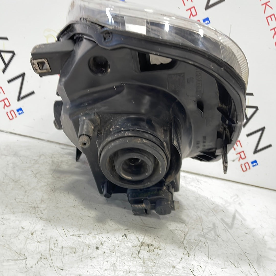 Vauxhall Vivaro/Nissan Primastar/Renault Trafic PASSENGER SIDE HEADLIGHT 2006-2014 P/N 93859833