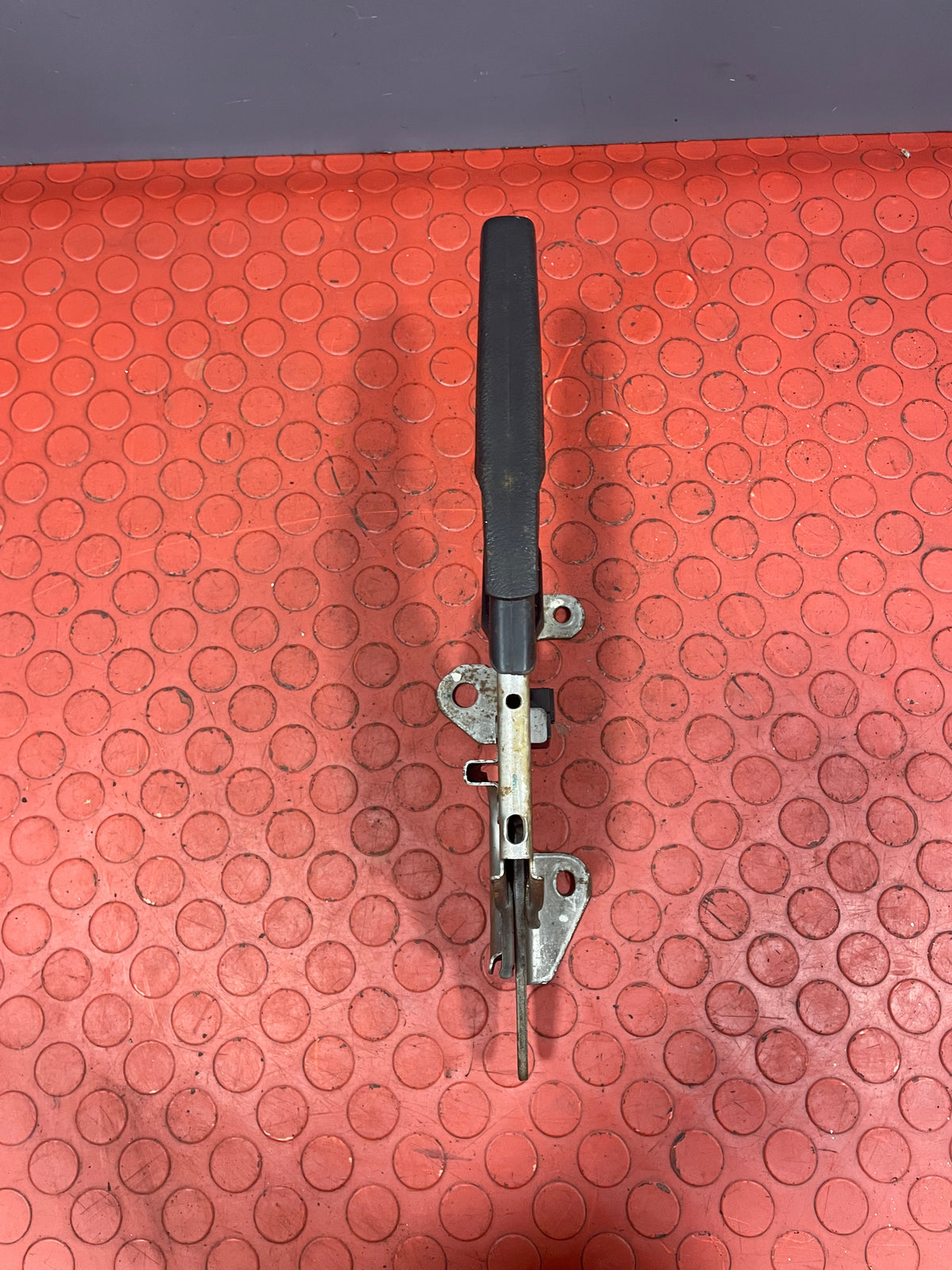 Toyota Hilux HANDBRAKE LEVER ASSEMBLY 2020 P/N 462010K210C0