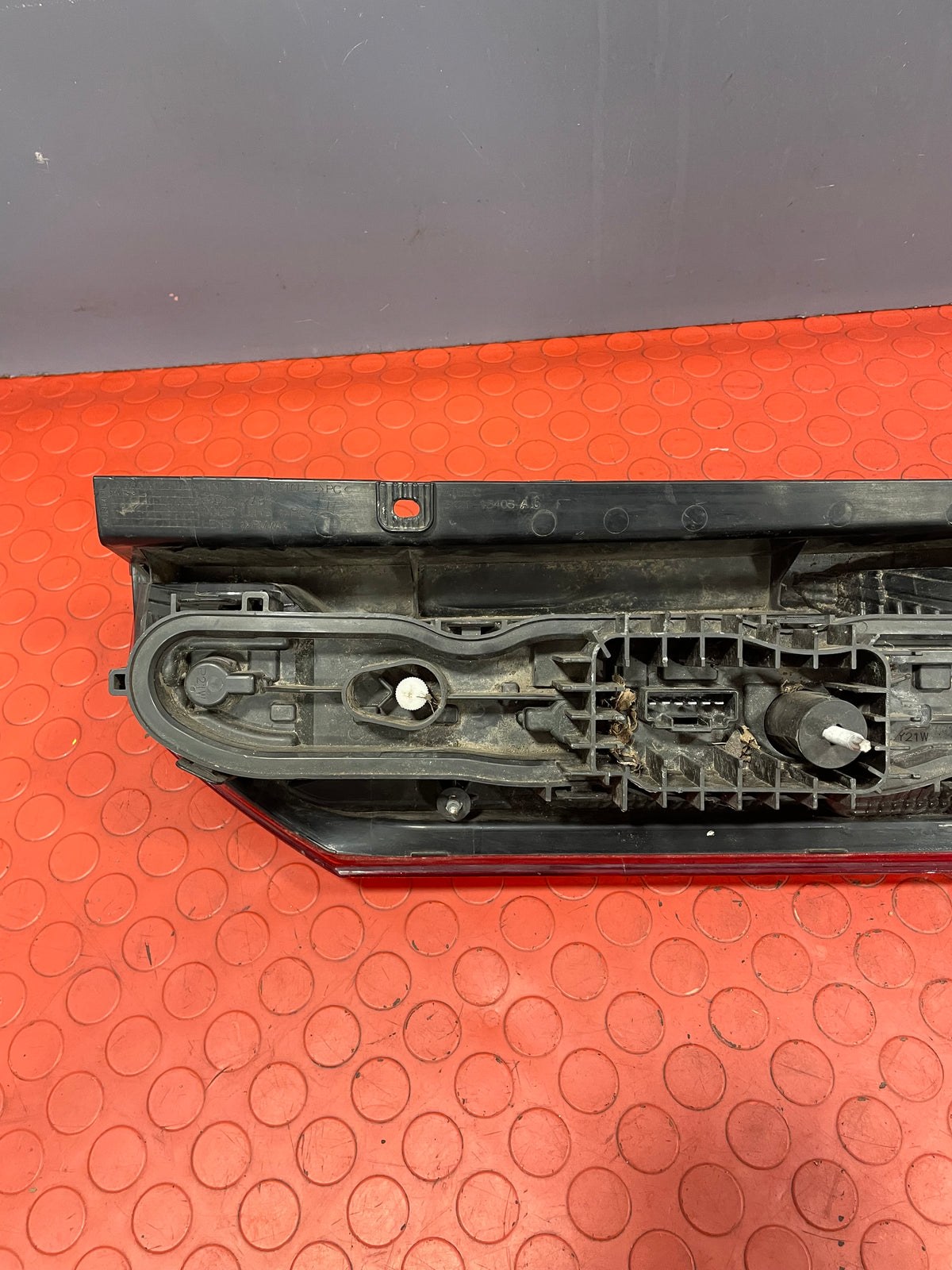 Ford Transit Custom TAILLIGHT PASSENGER SIDE LH (Damaged Lens) 2013-2023 P/N BK2113405AG - 3