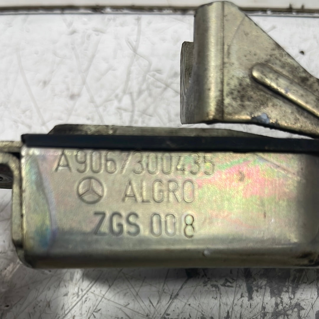 Mercedes Sprinter W906 REAR LEFT N/S UPPER LOCK LATCH SLIDING DOOR P/N A9067300435