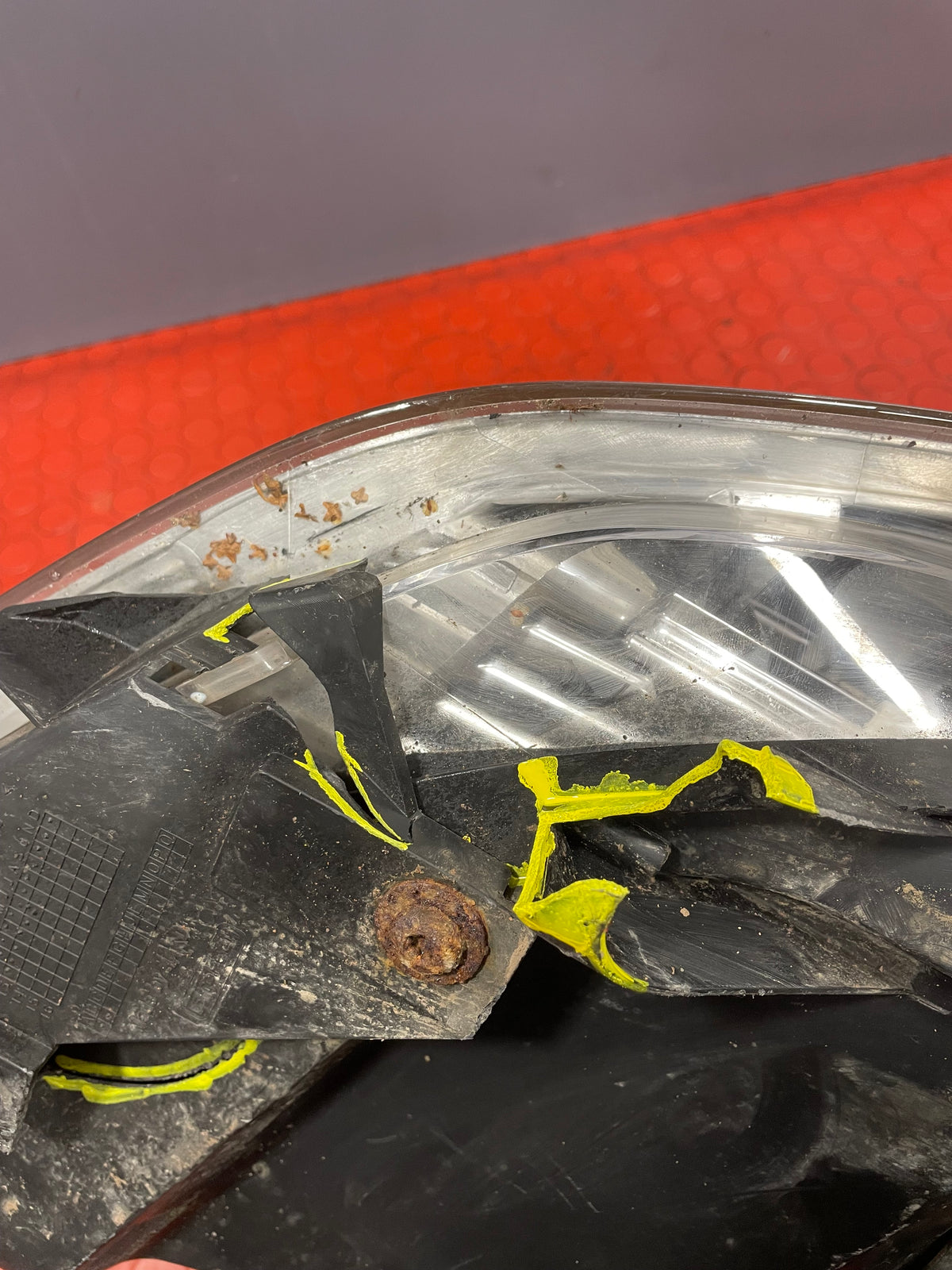 Peugeot Bipper/Citroen Nemo PASSENGER SIDE HEADLIGHT 2013(Broken Mountings Cracked Underside) P/N 45575383 - 1