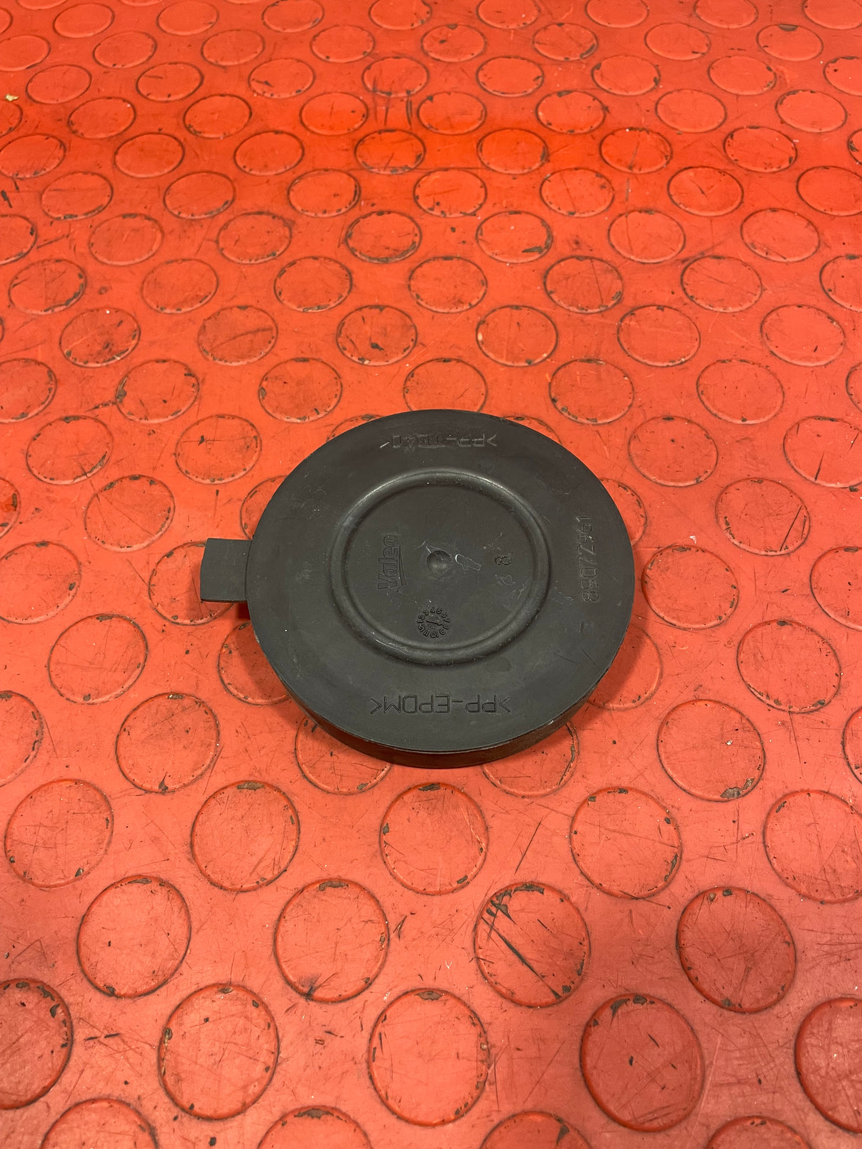 Citroen Berlingo/Peugeot Partner HEADLIGHT DUST COVER CAP 89072961