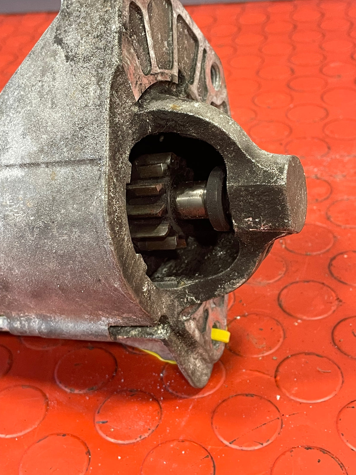 Renault Trafic/Vauxhall Vivaro STARTER MOTOR 1.6 DCI 2014-2019 P/N 233000106R - 1