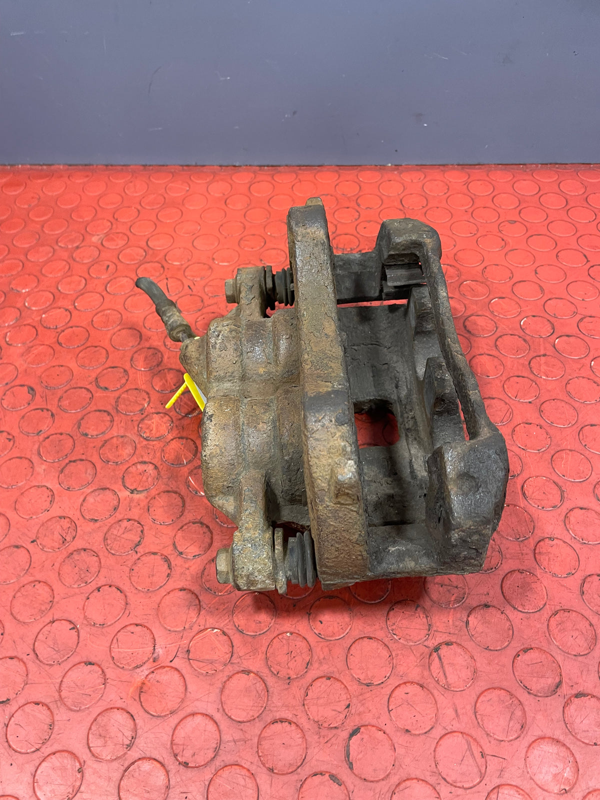 Ford Transit FRONT BRAKE CALIPER Drivers Side 2013-2016 P/N Y04243