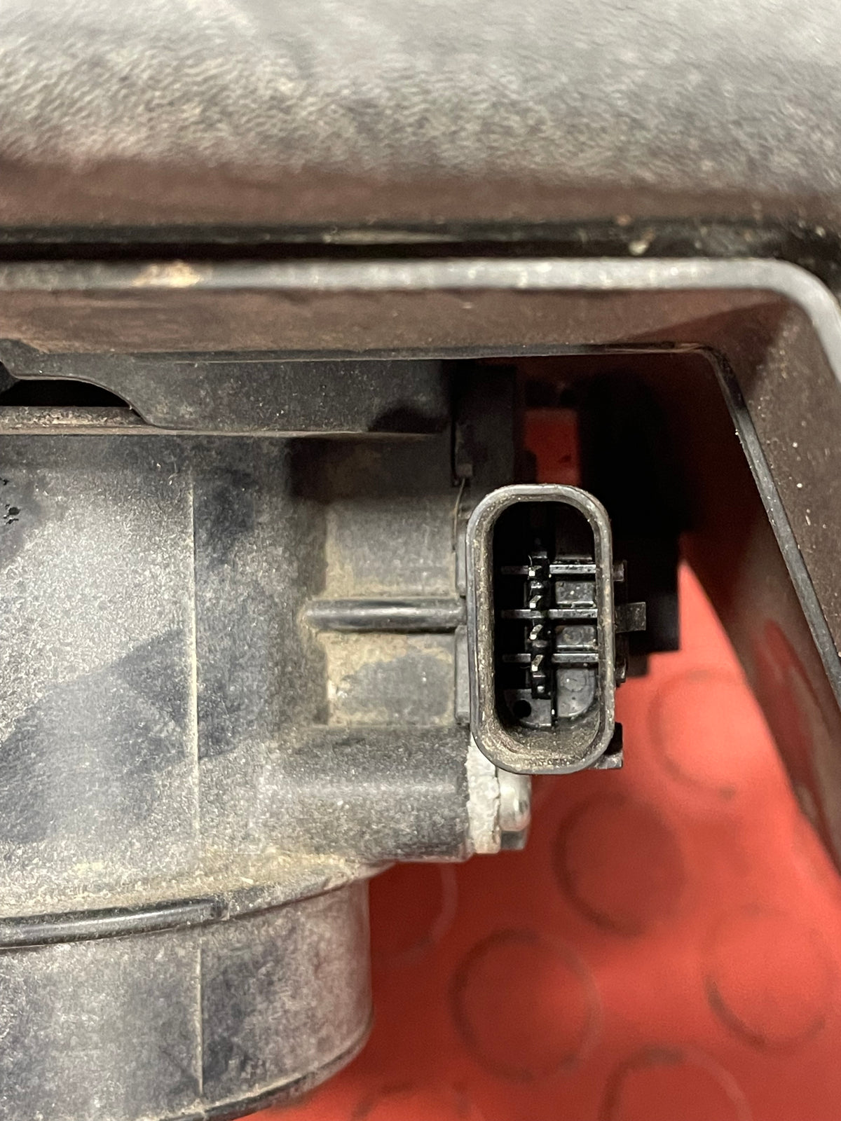 Ford Transit Connect AIR BOX WITH MAF SENSOR 1.5/1.6 TDCI 2013-2022 P/N AV619600BG - 1