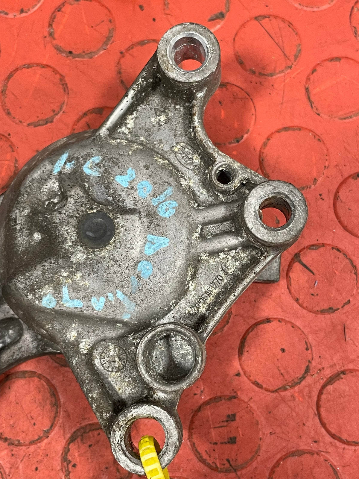 Peugeot Expert/ Citroen Dispatch/ Toyota Proace /Vauxhall Vivaro  AUXILIARY BELT TENSIONER 1.6HDI 2018-2023   P/N 9807720180 - 1