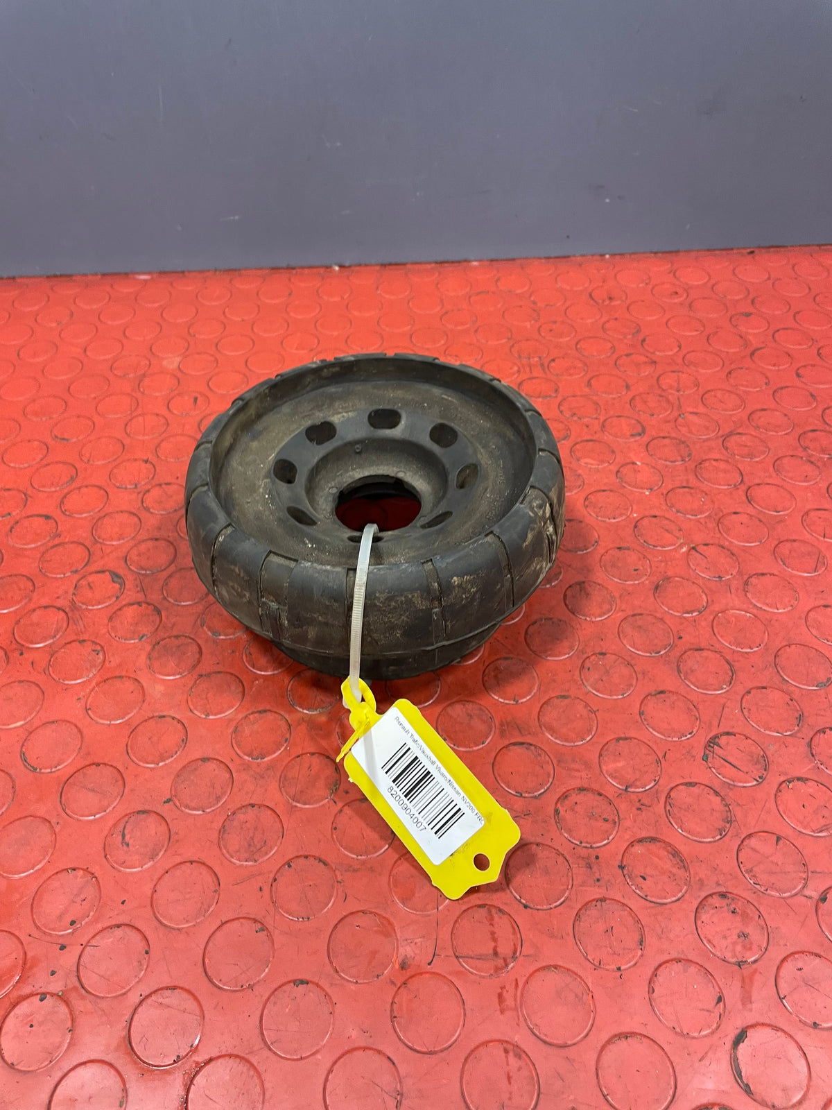 Renault Trafic/Vauxhall Vivaro/Nissan NV300 FRONT STRUT TOP MOUNT 2014-PRESENT P/N 8200904007
