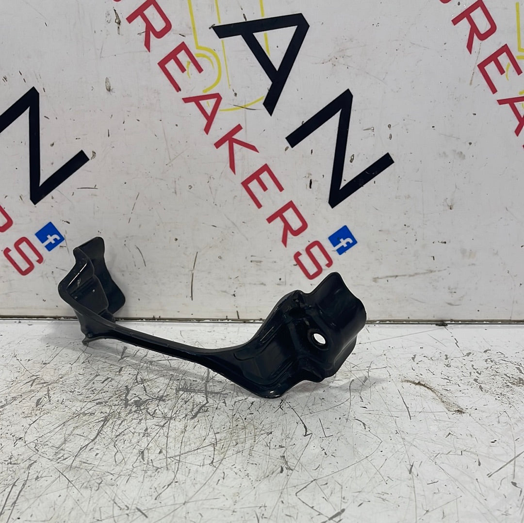 Nissan Navara BATTERY CLAMP/BRACKET 2017 P/N BFD032676