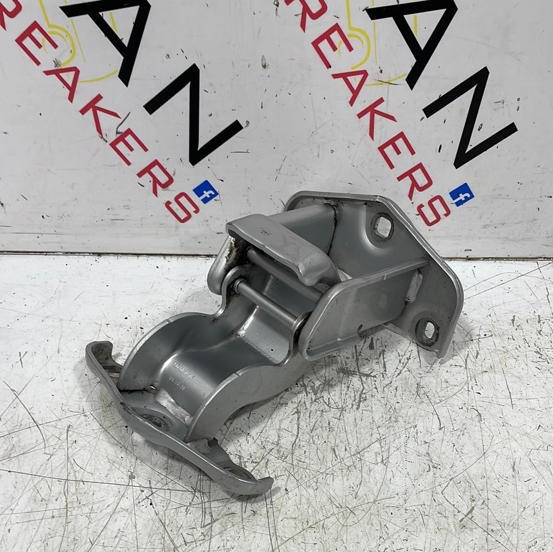 Renault Trafic/Vauxhall Vivaro REAR DOOR HINGE (SILVER) 2014/2019 P/N 904006707R