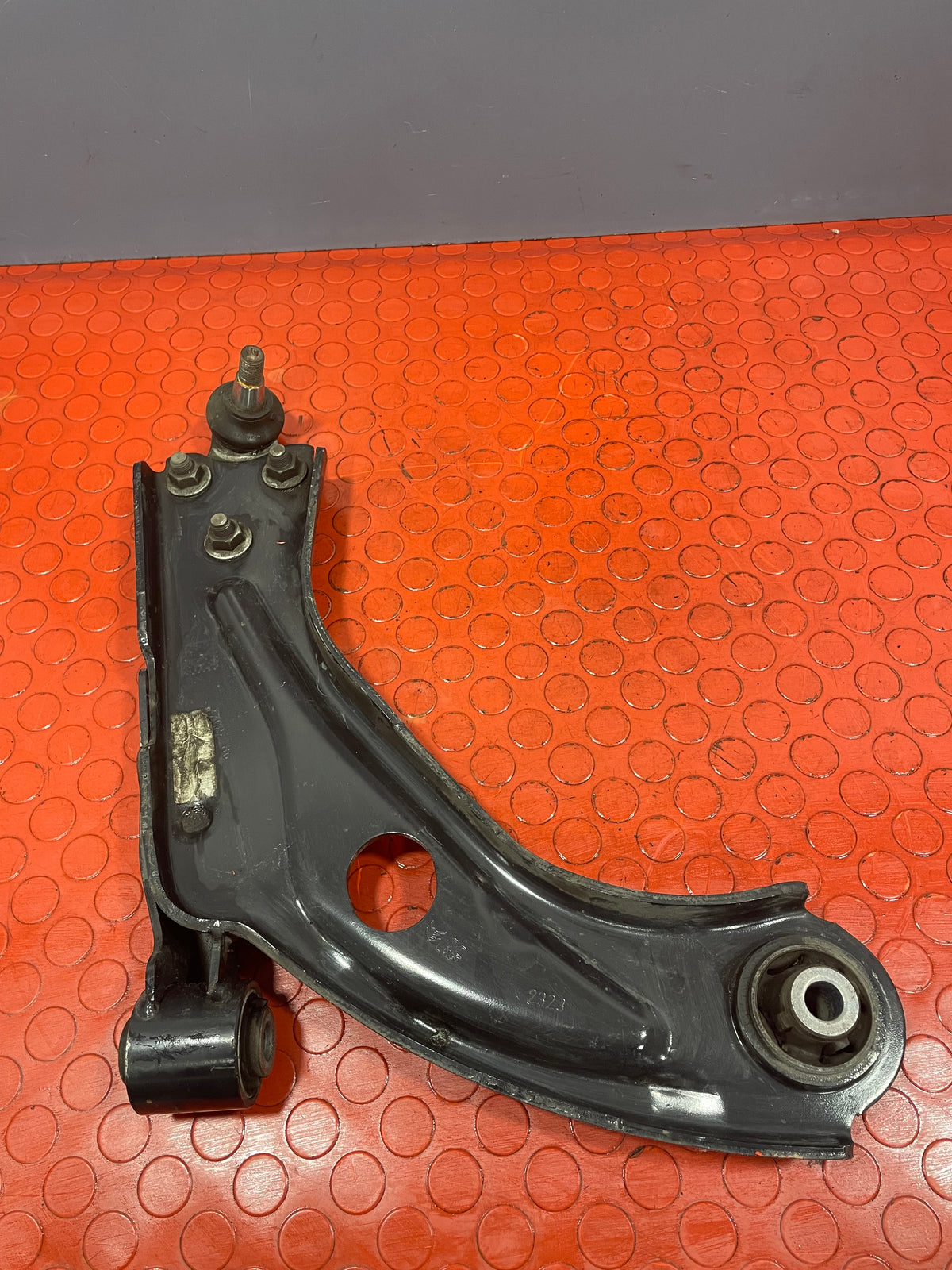 Citroen Berlingo/Peugeot Partner DRIVERS SIDE FRONT WISHBONE 2019-2023 P/N 98138522