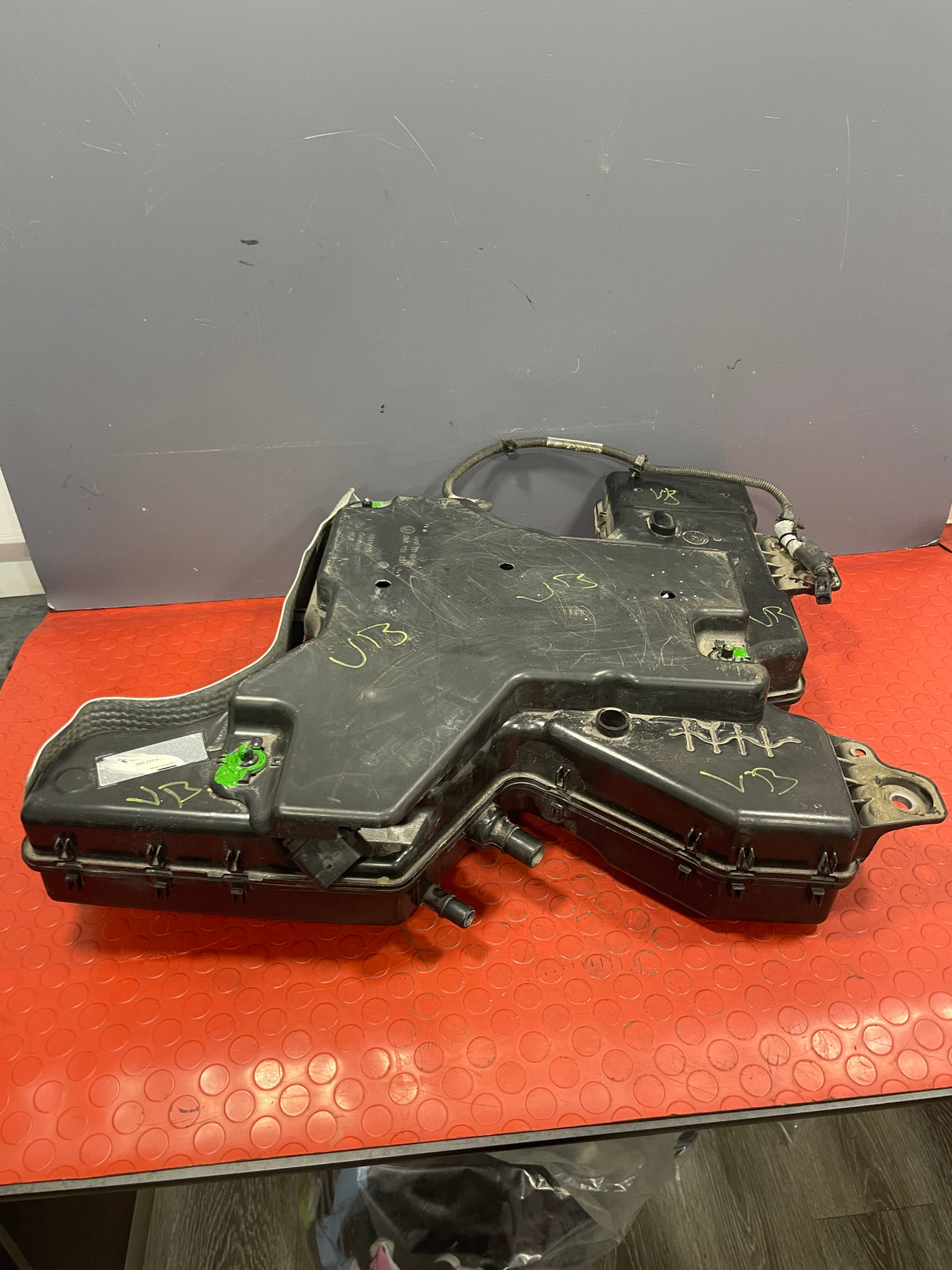 Volkswagen Crafter/MAN TGE ADBLUE TANK AND PUMP 2017-2025 P/N 2N0131877B