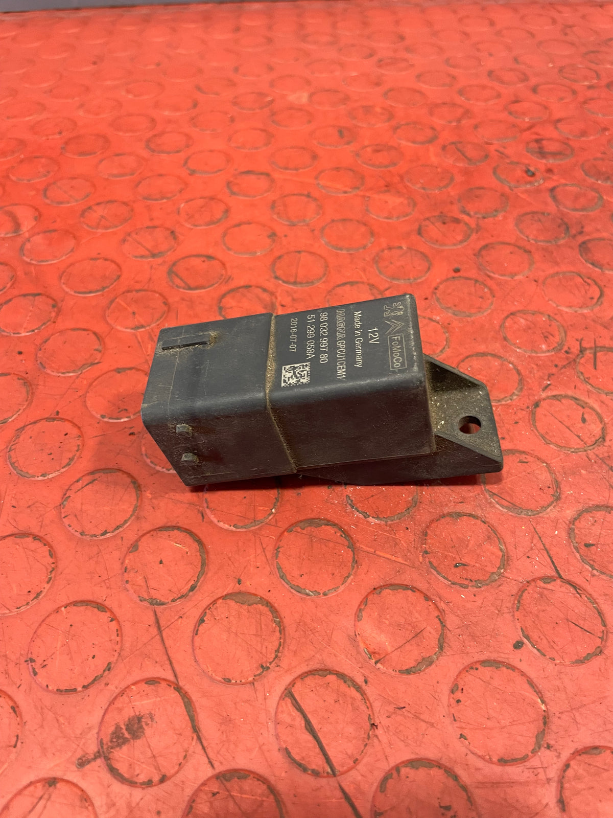 Citroen Berlingo/Peugeot Partner GLOW PLUG RELAY 1.6 2013-2018 P/N 9803299780