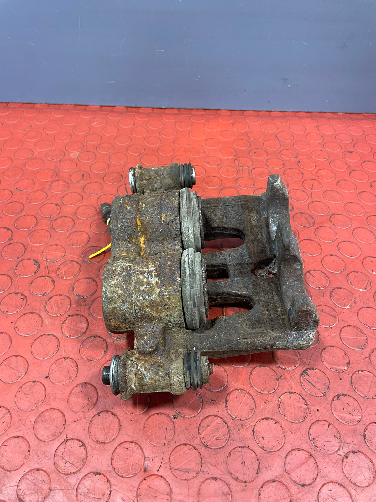 Mercedes Sprinter/Volkswagen Crafter FRONT BRAKE CALIPER Passenger Side BREMBO P/N A0044205783