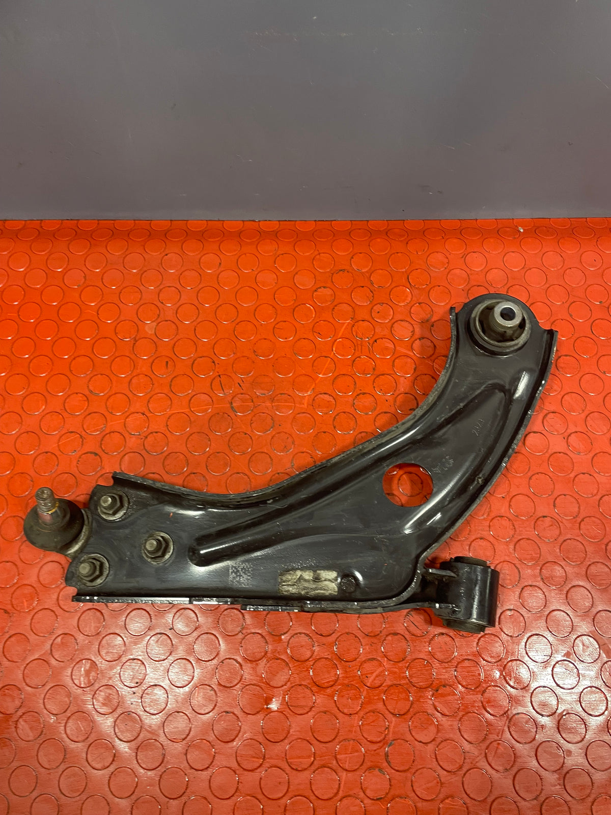 Citroen Berlingo/Peugeot Partner DRIVERS SIDE FRONT WISHBONE 2019-2023 P/N 98138522