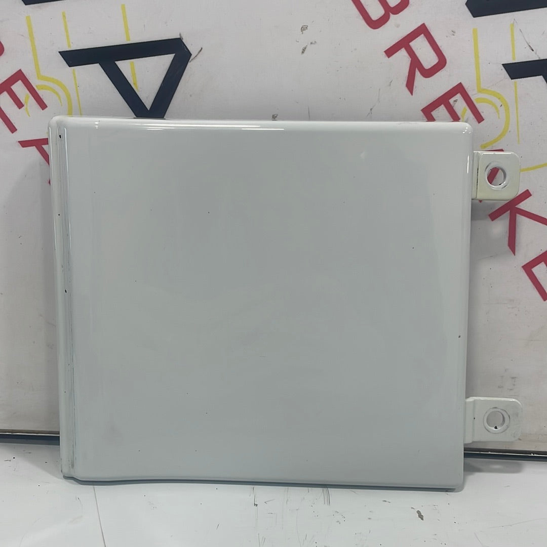 Renault Trafic/Vauxhall Vivaro/Nissan NV300 MOULDING UNDER FUEL FILLER FLAP PASSENGER'S SIDE (WHITE) 2014-2019 P/N 788287806R