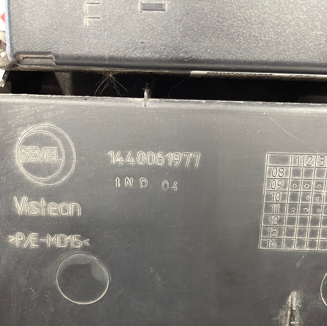 Citroen Berlingo/Peugeot Partner USB PORT/STORAGE BOX 2008-2018 P/N 1440061977