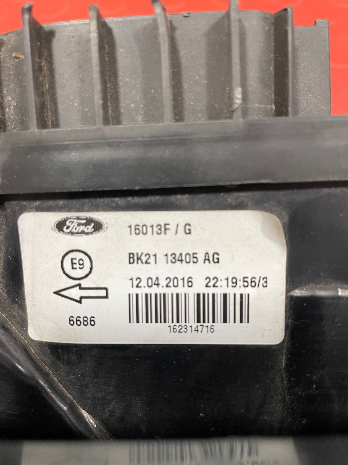 Ford Transit Custom TAILLIGHT PASSENGER SIDE LH (Damaged Lens) 2013-2023 P/N BK2113405AG - 3