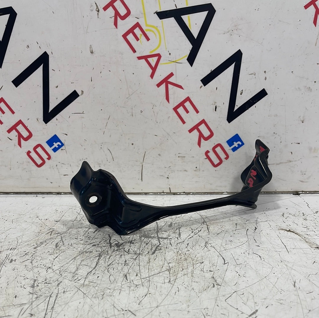 Nissan Navara BATTERY CLAMP/BRACKET 2017 P/N BFD032676