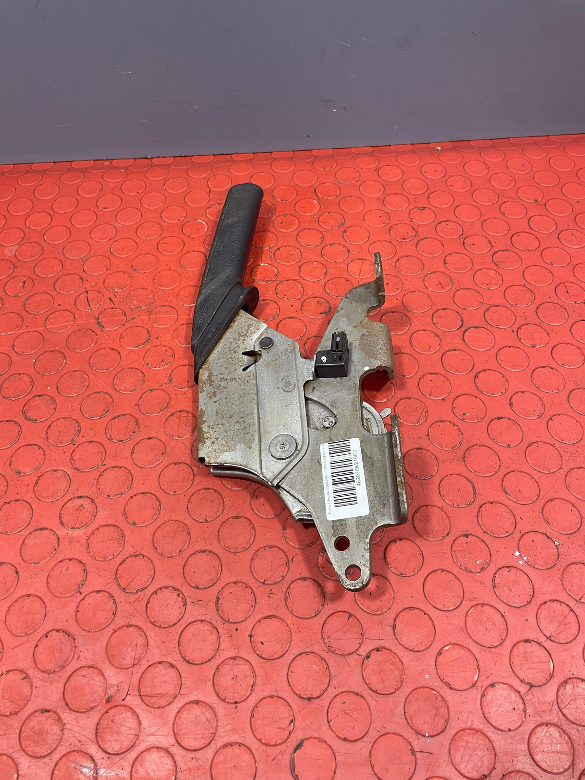 Toyota Hilux HANDBRAKE LEVER ASSEMBLY 2020 P/N 462010K210C0