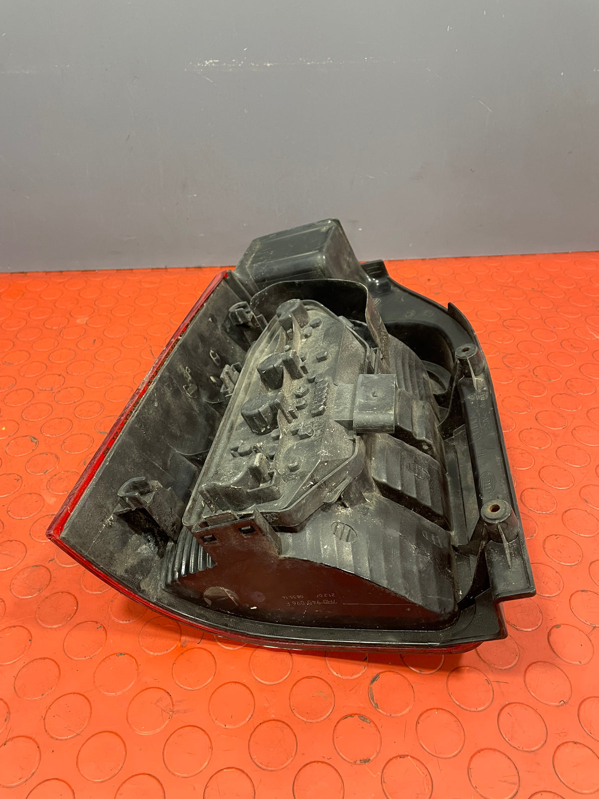 Volkswagen Transporter T5 DRIVER SIDE REAR TAIL LIGHT 2009-2015 P/N 7H0945258A