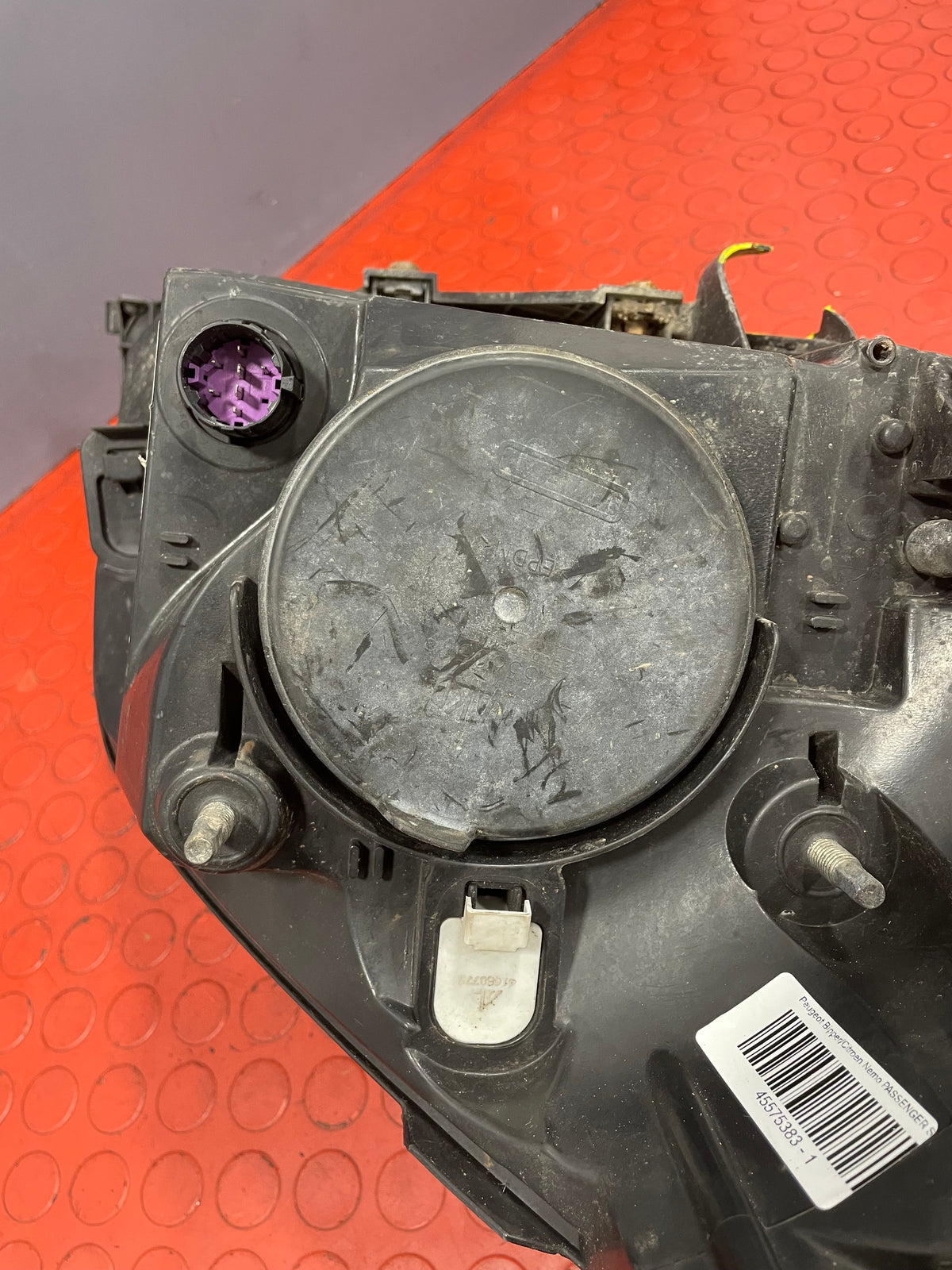 Peugeot Bipper/Citroen Nemo PASSENGER SIDE HEADLIGHT 2013(Broken Mountings Cracked Underside) P/N 45575383 - 1