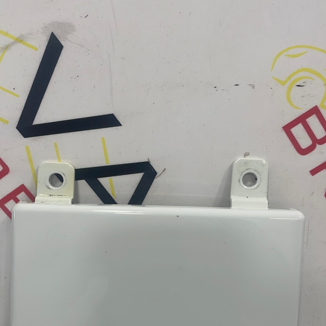 Renault Trafic/Vauxhall Vivaro/Nissan NV300 MOULDING UNDER FUEL FILLER FLAP PASSENGER'S SIDE (WHITE) 2014-2019 P/N 788287806R